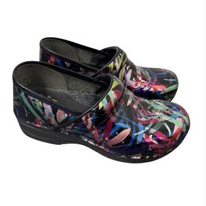 Dansko XP 2.0 Clogs Multi Brushstroke‎ Patent Leather Sz 38 US 8 Artsy Weirdcore